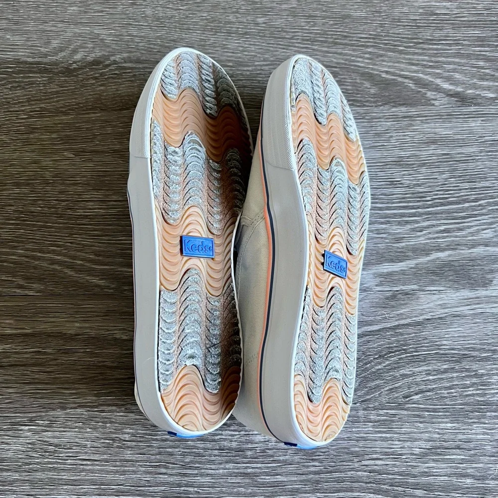 Keds / Women’s / Size 9 / White w/ Orange + Blue Trims - Picture 7 of 7